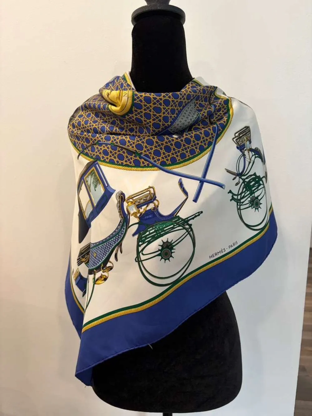 Hermès Carriages Silk Scarf 90 Carré Blue White Gold Hand Rolled Made in France